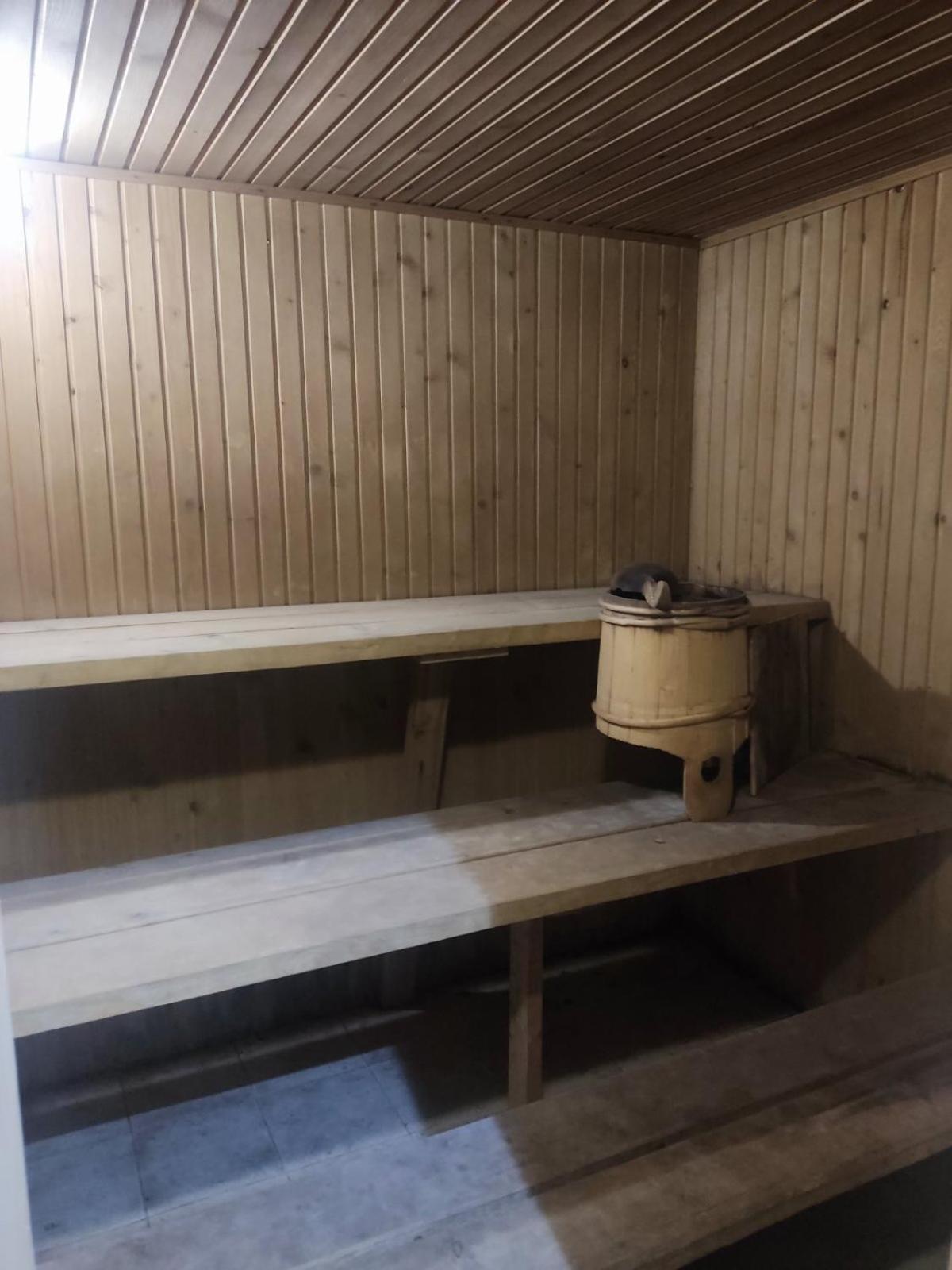 Borgaza Hotell Jaremtje Exteriör bild