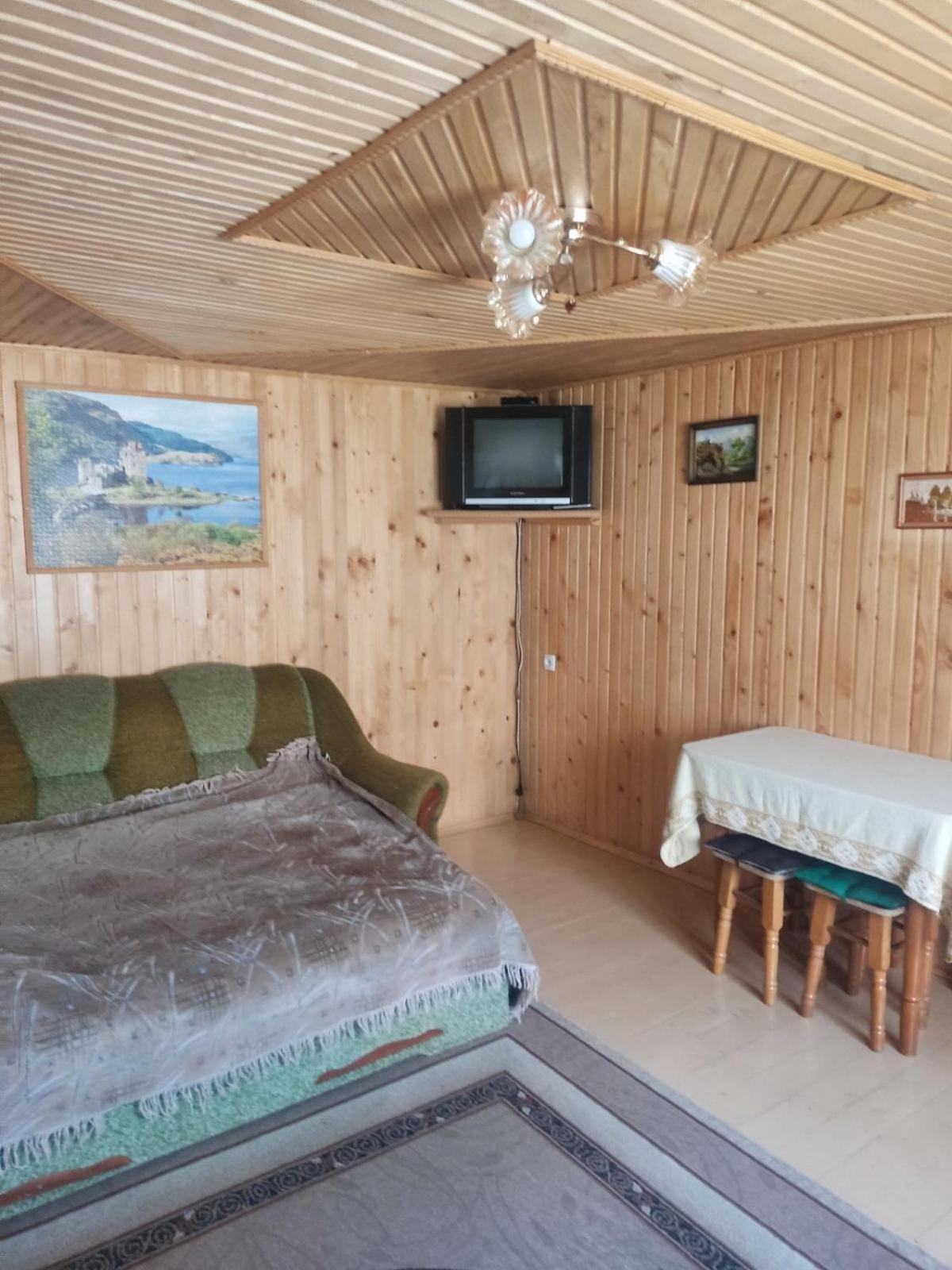 Borgaza Hotell Jaremtje Exteriör bild